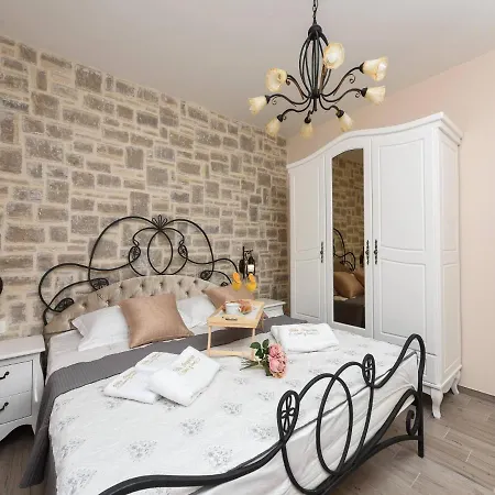 Luxury 4 Imperia With Pool, Zadar County