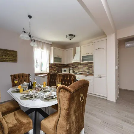 Luxury 4 Imperia With Pool, Zadar County Вилла Pridraga
