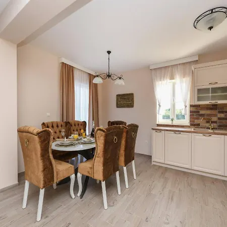 Luxury 4 Imperia With Pool, Zadar County *